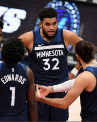 NBA-爱德华兹三分绝杀掘金，森林狼终结对手14连胜登顶西部引热议